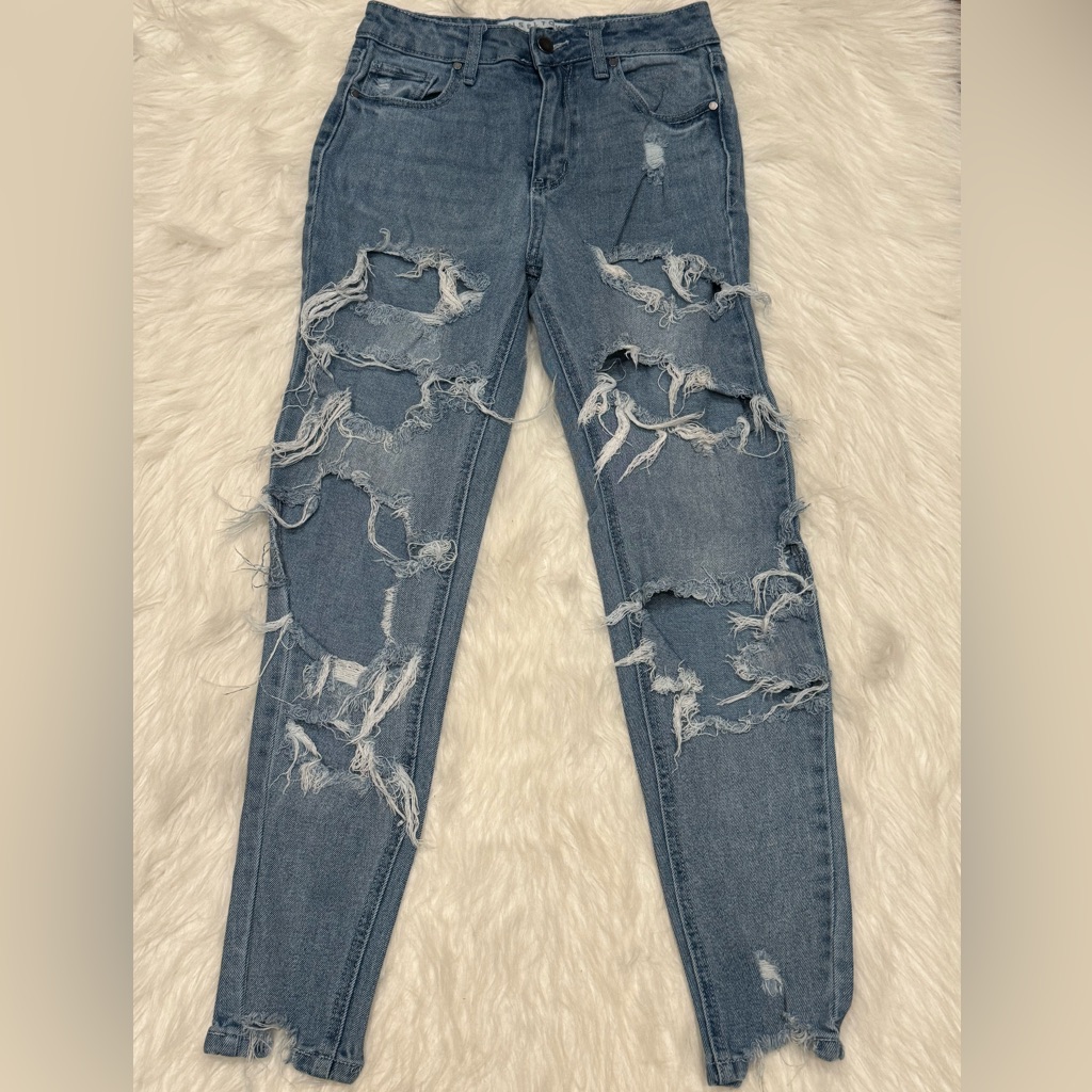 Tinseltown Destroyed Jeans